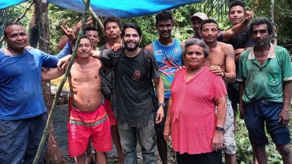 Antonio with the people who rescued him