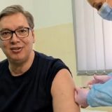 Korona virus i Srbija: Vučić zavrnuo rukav i primio kinesku vakcinu - „Super sam, nisam ni osetio" 4
