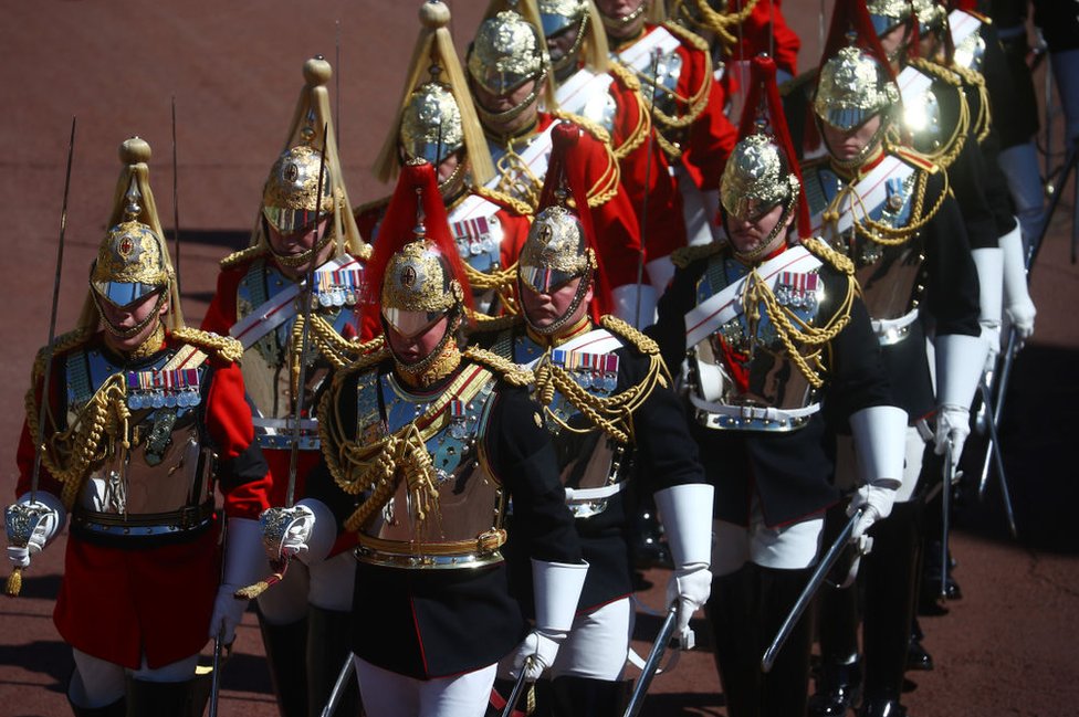 Princ Filip i sahrana: Kraljica i nacija se oprostili od vojvode od Edinburga 14 Members of the Household Cavalry are seen ahead of the funeral