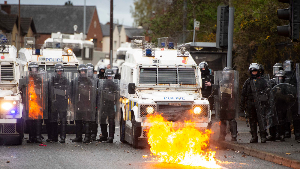 Povređene desetine ljudi u nemirima u Severnoj Irskoj 1