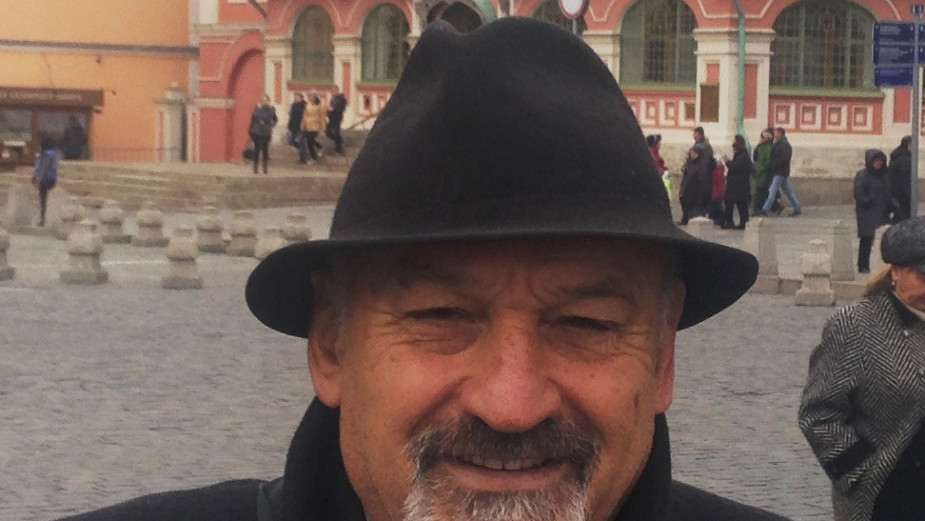 Vučiću, povucite se: Odgovor na propagandni uradak pod nazivom "Vodič za penzionere" 1 Vučiću, povucite se: Odgovor na propagandni uradak pod nazivom "Vodič za penzionere" 1