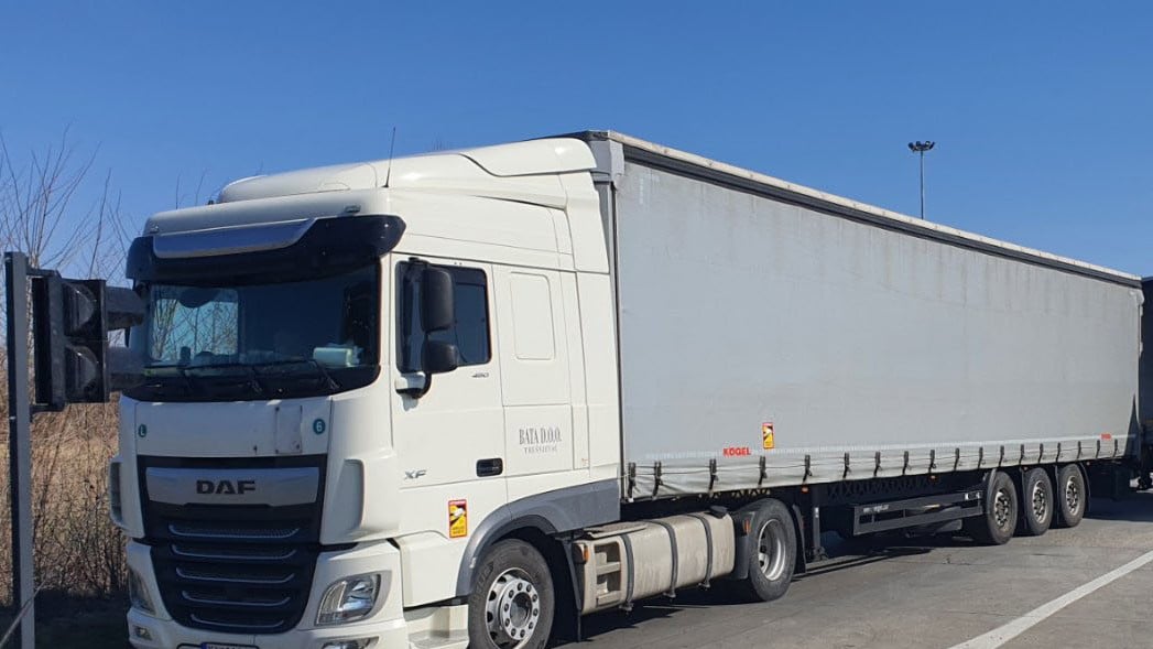 Privatna firma spustila rampu pa kamionima naplaćuje ulaz u Srbiju 1