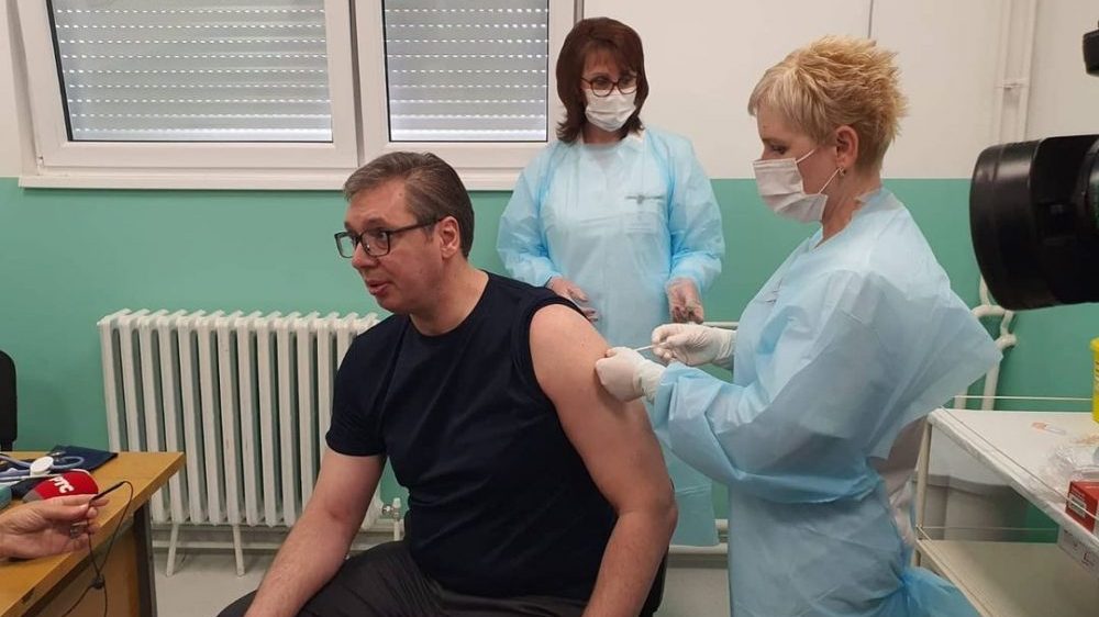 Vučić revakcinisan u Pukovcu (VIDEO) 1