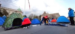 Protest frilensera ispred Skupštine trajaće do 10. aprila, Pogačar traži da se obrati poslanicima (VIDEO, FOTO) 2