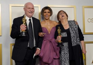 93rd Academy Awards - Press Room Film Nomadland pobednik na 93. dodeli Oskara (FOTO) 9