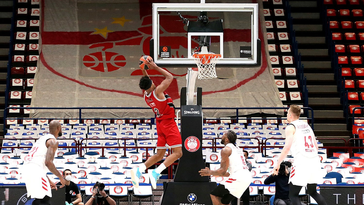 Trinkijeri uzvraća udarac 1