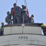 Skulptura Sima Igumanov sa siročićima vraćena na Terazije nakon 70 godina 7