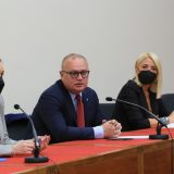 Vesić: Sledeće nedelje počinje organizovana vakcinacija zaposlenih u uslužnim delatnostima 12