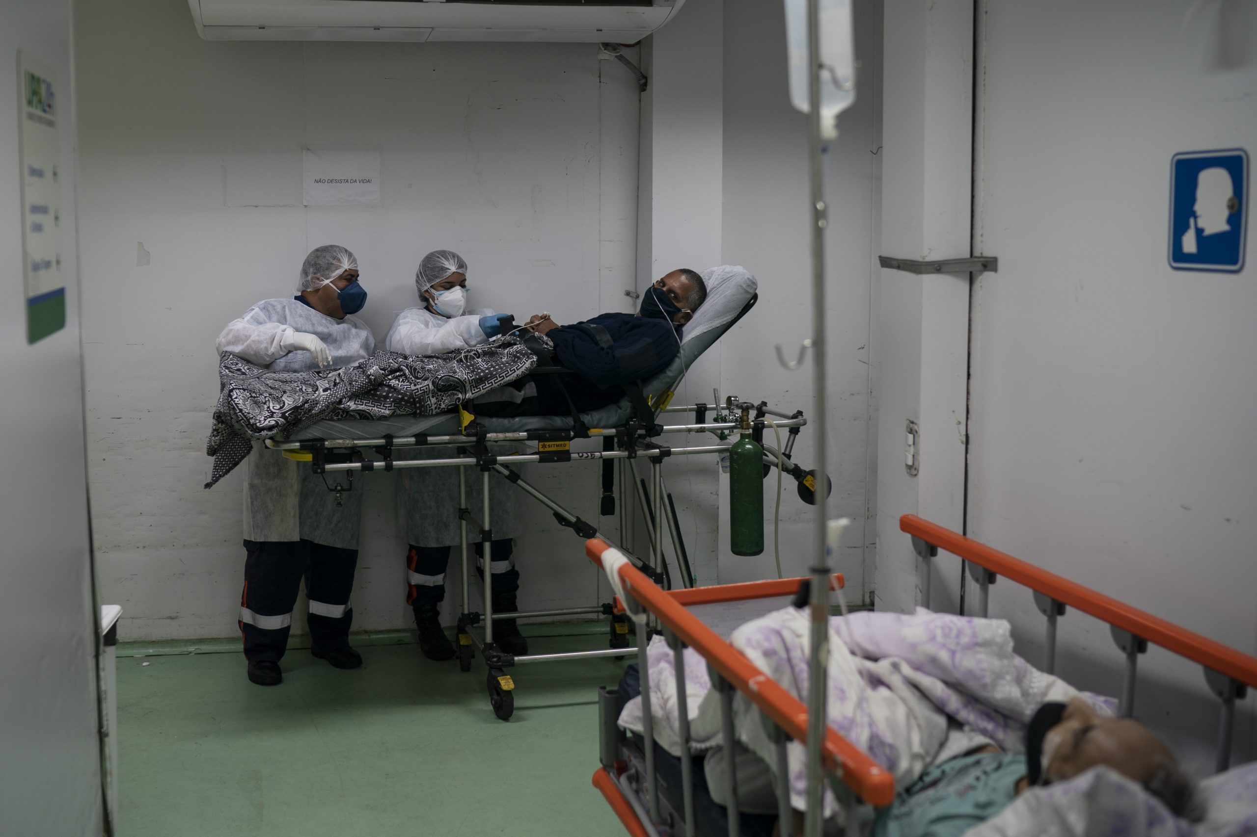 Više od 4.000 umrlih od korona virusa u 24 časa u Brazilu 1