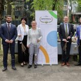 Apatinska pivara podelila sadnice jasena građanima Apatina 3