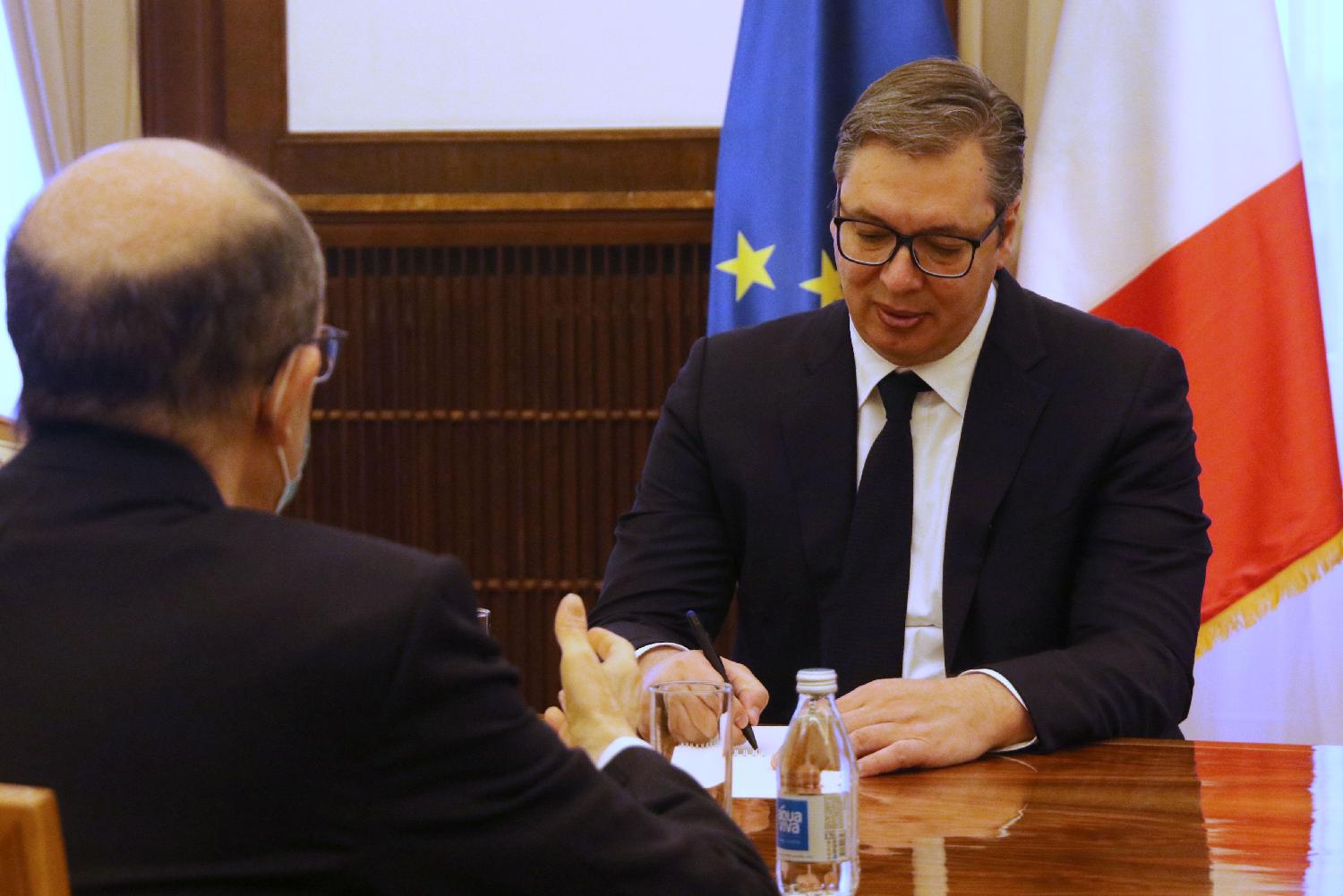 Vučić sa italijanskim ambasadorom o saradnji i reformama 2