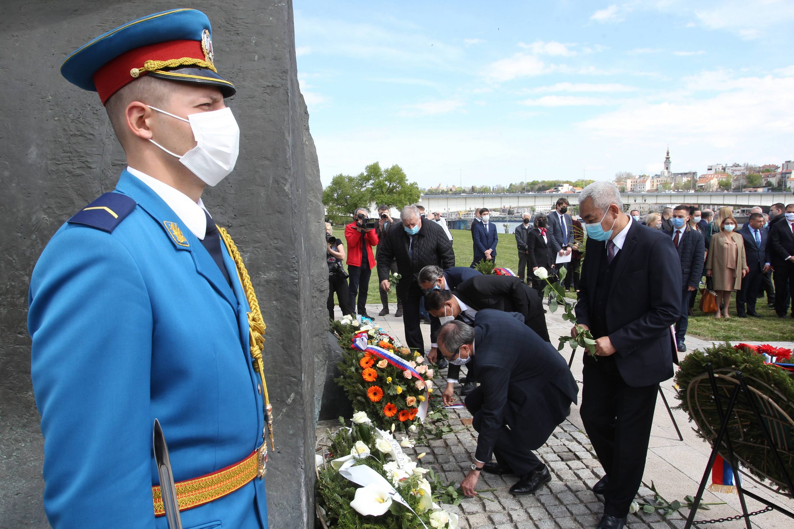 Državni zvaničnici položili vence na Spomenik žrtvama genocida na beogradskom Starom sajmištu 2