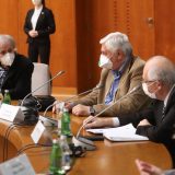 Od 19. aprila stariji osnovci i srednjoškolci kreću u školu 2