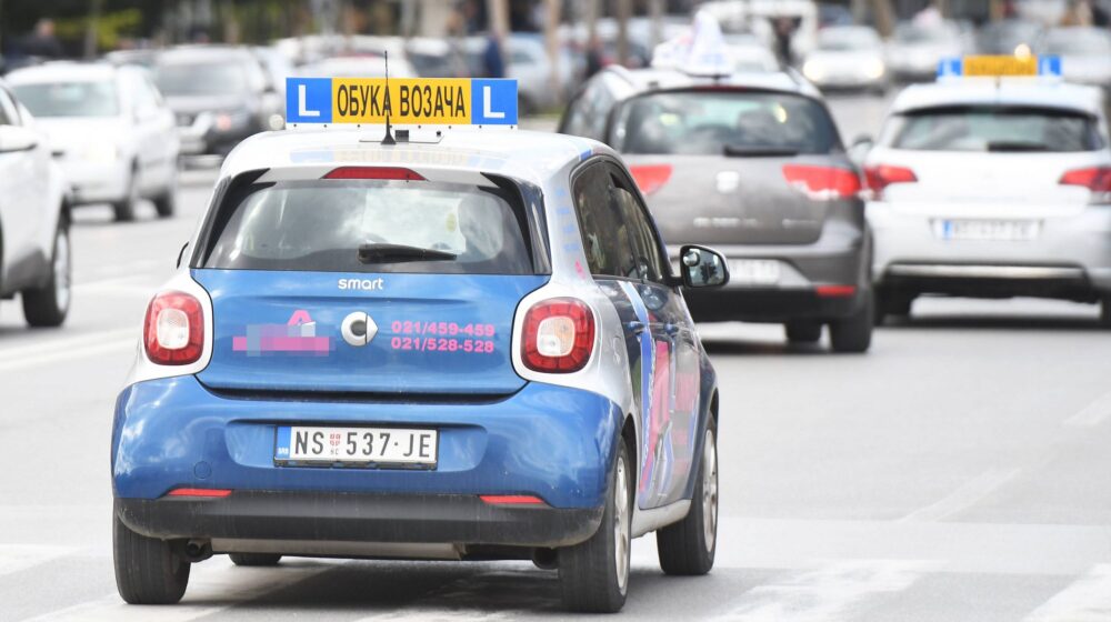 Protest instruktora vožnje u Nišu zbog niskih plata i neplaćanja bolovanja i odmora 1