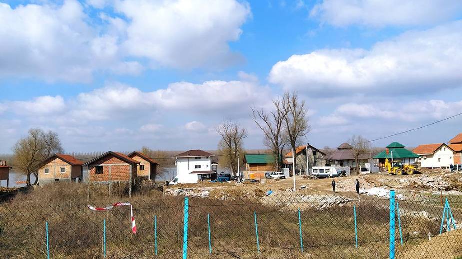 Ne davimo Beograd: Masovna nelegalna gradnja na obali Dunava u Višnjici 1
