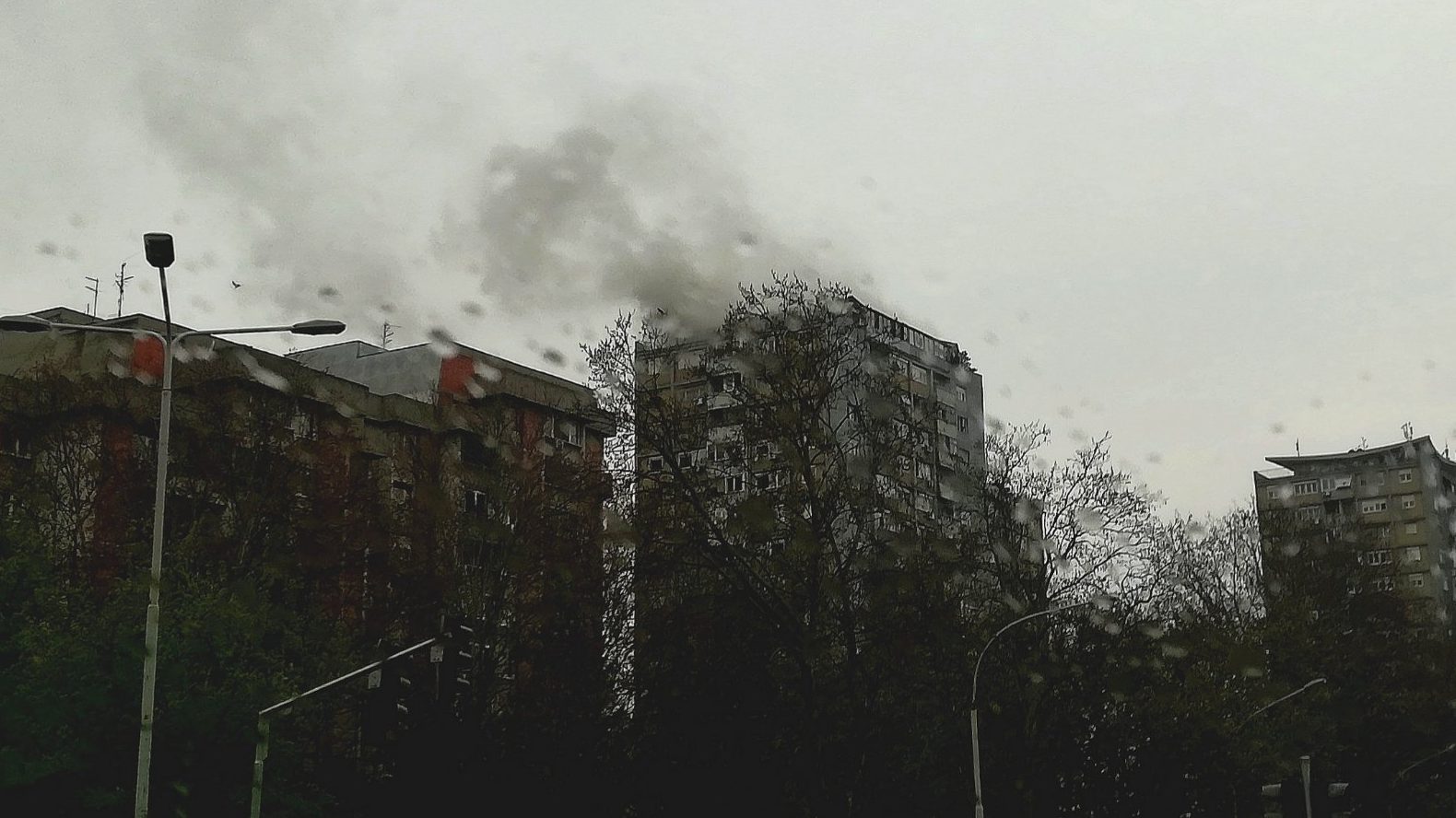 Ugašena vatra u soliteru na Novom Beogradu, stanari evakuisani 1