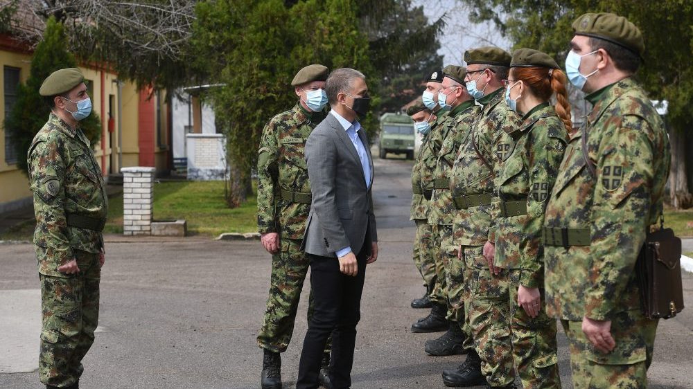 Stefanović obišao Centar za obuku pasa u niškoj kasarni Knjaz Mihailo 1