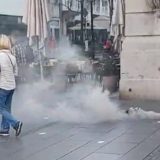 Policija zadržala nekoliko osoba zbog dimnih bombi u Knez Mihailovoj (VIDEO) 12