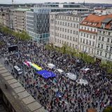 Hiljade Čeha na ulicama u protestu protiv predsednika Zemana 5