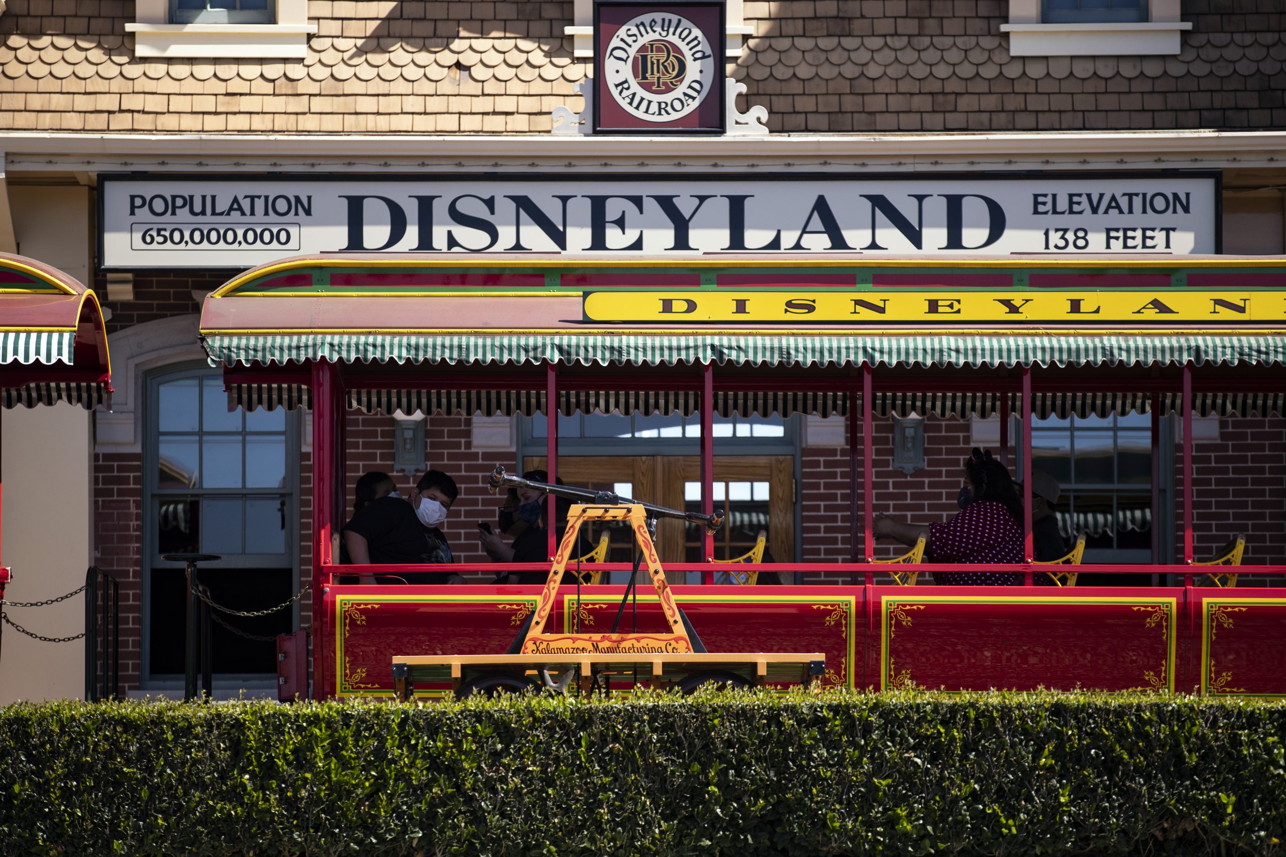 Posle 13 meseci Diznilend u Kaliforniji ponovo otvoren 1