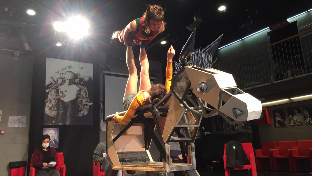 Narodna priča kao hibrid drame i savremenog cirkusa 1 Narodna priča kao hibrid drame i savremenog cirkusa 1