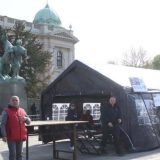 Protest udruženja "Ujedinjeni narod Srbije" ispred Skupštine, traže oslobađanje njihovog osnivača 6