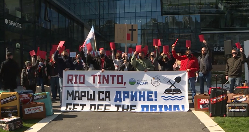 U Beogradu održan protestni performans "Rio Tinto: Marš sa Drine" 1