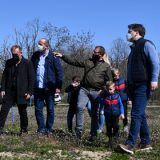 Negotin: Ministar Selaković obišao porodicu Manojlović koja se iz Francuske vratila u rodno selo 15