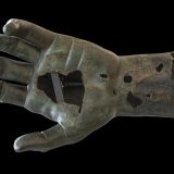 Pariski Luvr predao rimskom muzeju prst statue cara Konstantina 15