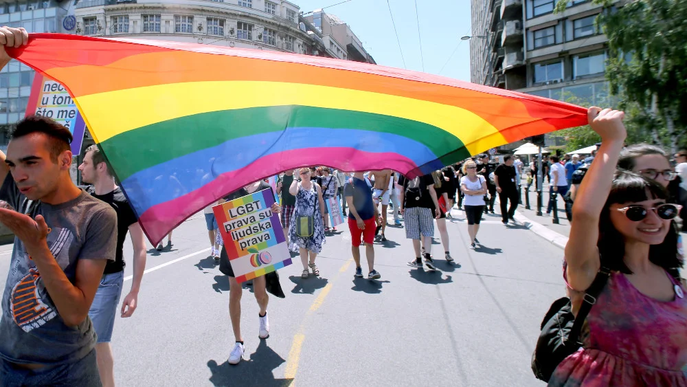 Većina pripadnika LGBT+ populacije u Srbiji doživela psihičke probleme i fizičke napade 2