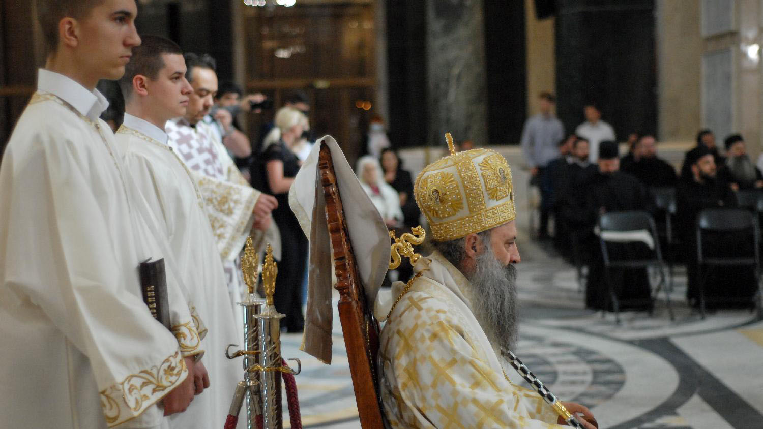 Vladika Irinej ima crnu listu nepodobnih 1