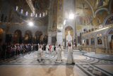 Patrijarh Porfirije služio uskršnju liturgiju u Hramu Svetog Save 3