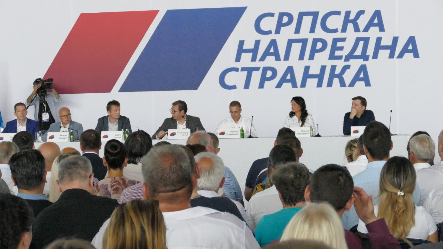 Kadrovske "rokade" u SNS-u "na čekanju"? 1