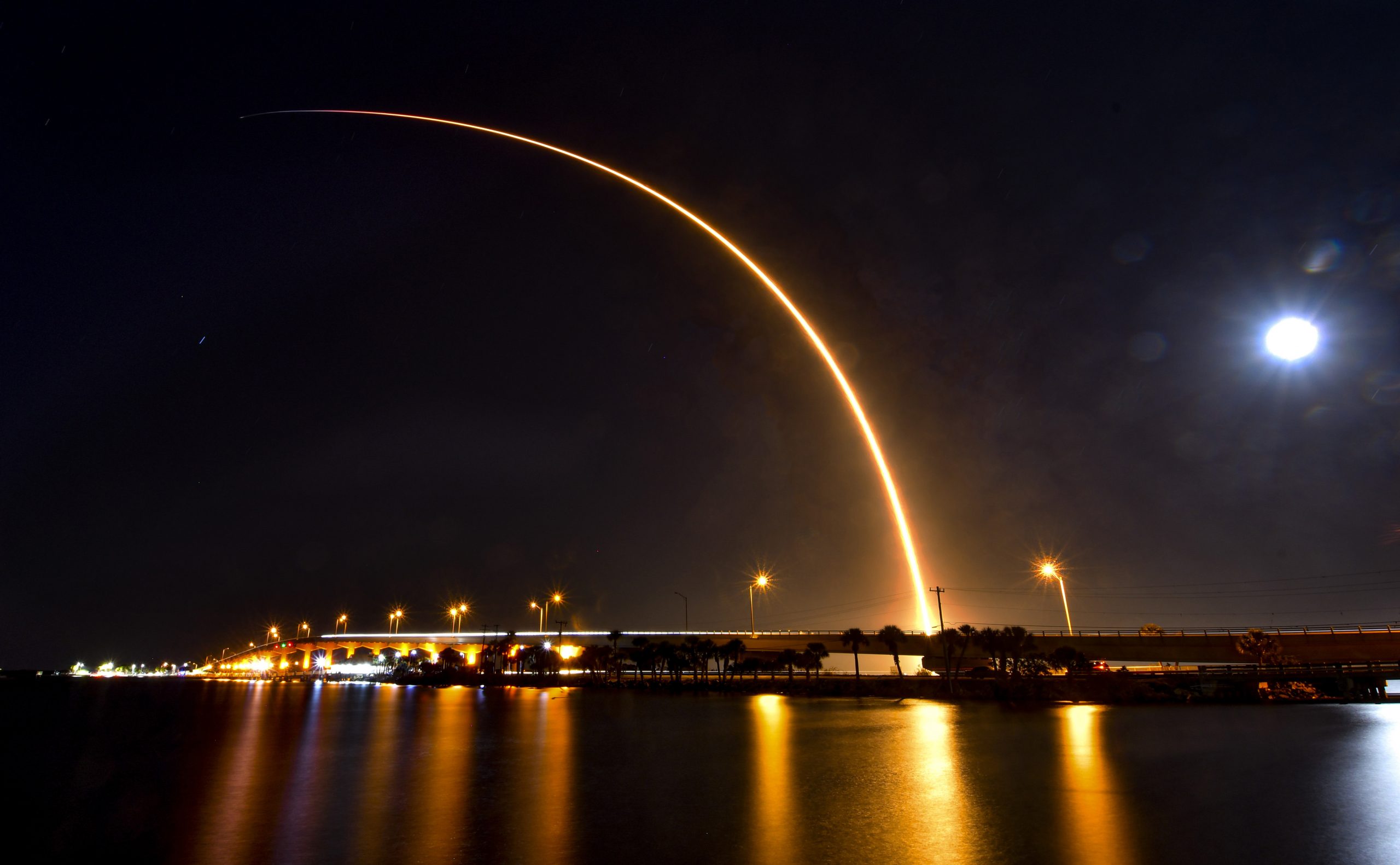 Spejseks sa četiri astronauta uspešno sleteo na Zemlju 1