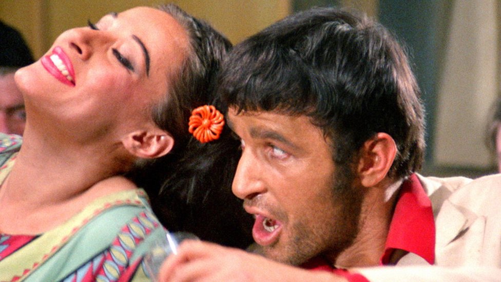 Velimir Bata Živojinović: Pet godina od smrti najpopularnijeg jugoslovenskog glumca 5 Olivera Katarina i Bekim Fehmiju u filmu „Skupljači perja"