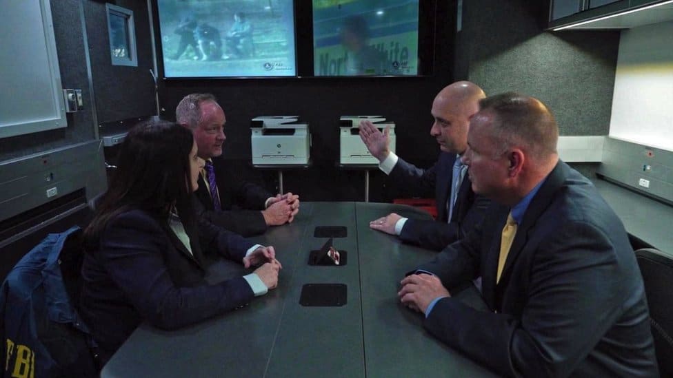 Amerika, Rusija i špijunaža: Novi detalji hapšenja ruskih špijuna 2010. godine 6 Agentы FBR, učastvovavšie v operacii