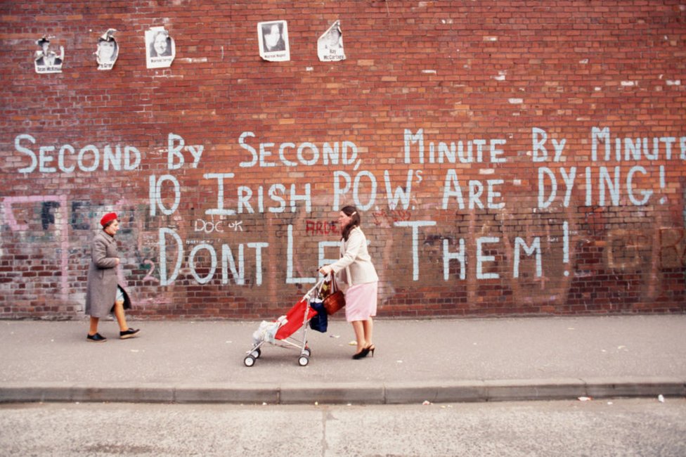 Graffiti in support of hunger strikers