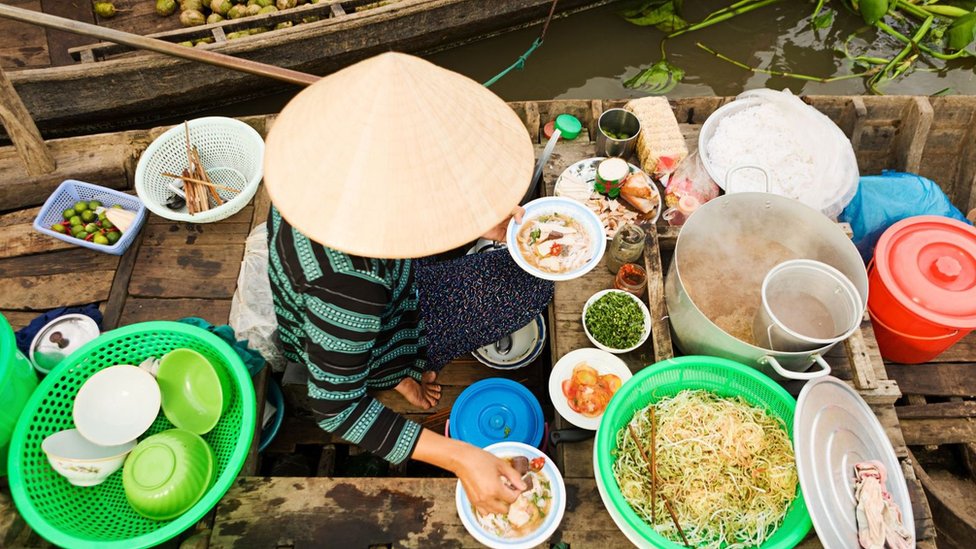 Supa je evoluirala tako da koristi različite sastojke i začine u zavisnosti od toga gde se pravi