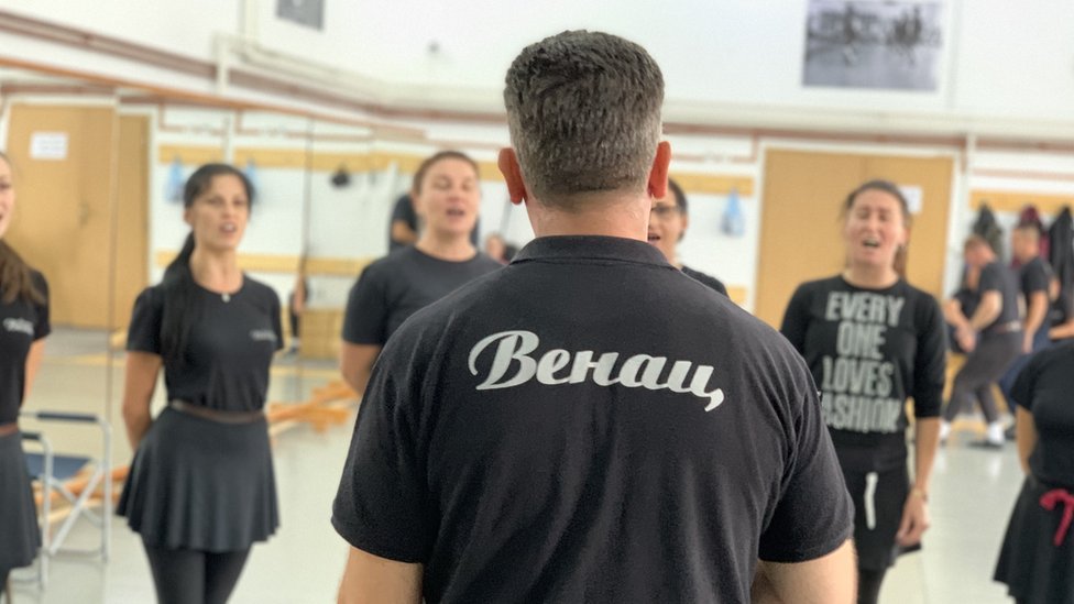 Kosovo i folklor: Kako se kroz ansamble Šota i Venac oslikavaju burna istorija i politika 7 Venac