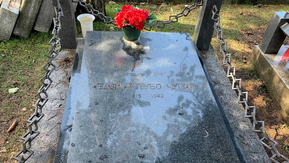 Drugi svetski rat i Jugoslavija: Čedomir Ljubo Čupić - osmehom prkosio smrti 5 grob