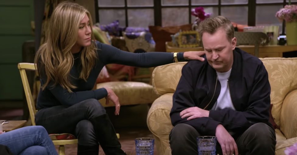 Serija Prijatelji: Ponovo na okupu - sedam stvari koje smo saznali iz trejlera 4 Jennifer Aniston and Matthew Perry