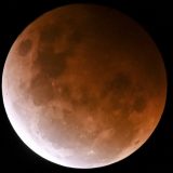 Astronomija, Zemlja i Svemir: Zadivljujuće fotografije „superkrvavog" Meseca iz celog sveta 1