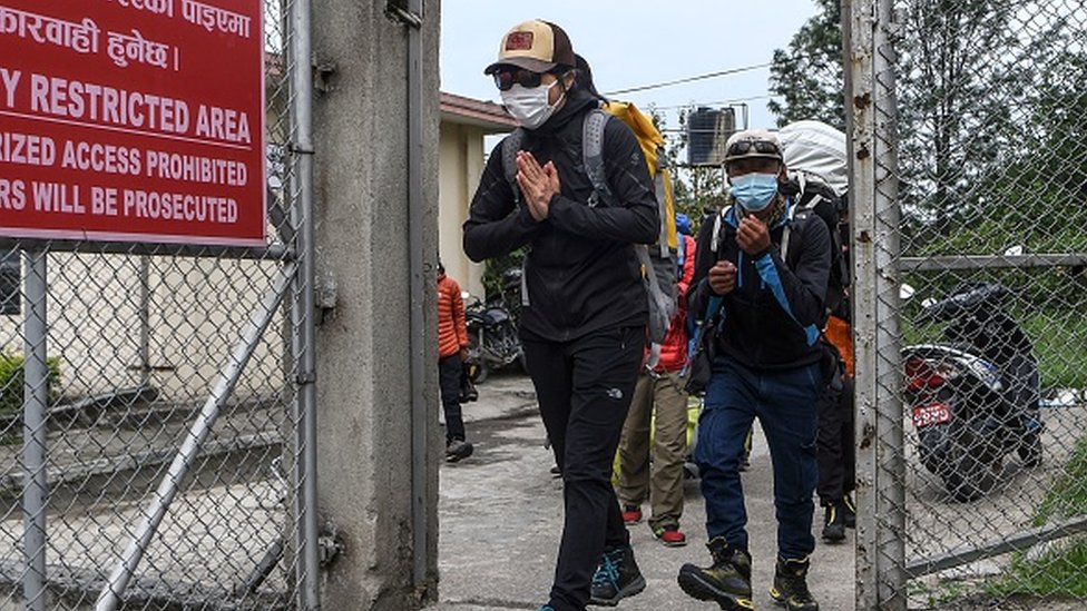 Mont Everest i novi rekord u ženskoj kategoriji: Učiteljica se popela na vrh planine za manje od 26 sati 3 Cang Jin Hang popela se na Everest za 26 sati