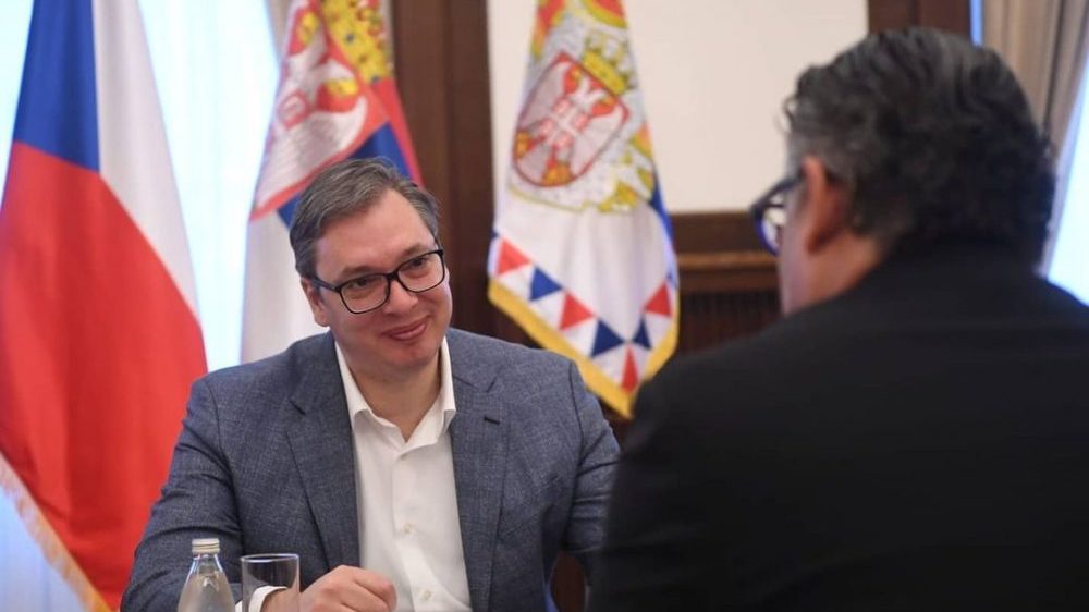 Vučić sa ambasadorom Češke uoči posete Pragu 1
