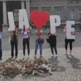 Aktivisti koji brane baru Reva istresli šut ispred Skupštine grada 3