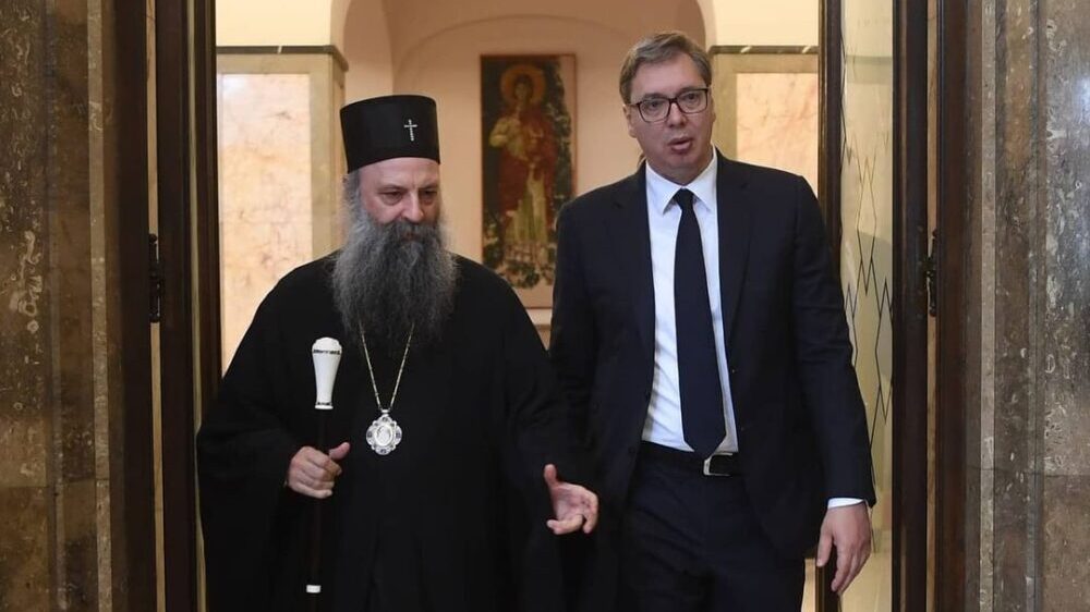 Vučić sa patrijarhom Porfirijem: Srbija će se dodatno angažovati da izbeglice iz Ukrajine dobiju blagovremenu i adekvatnu pomoć 1
