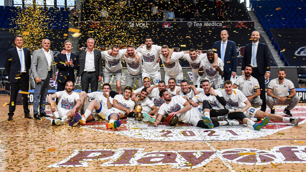 Jadranom "plove" klupske filijale 1