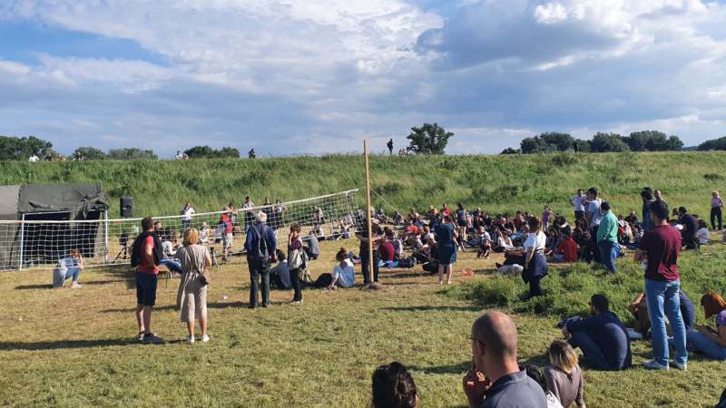 Skup građana na Bari Reva: Ovde se bukvalno zatrpava drveće (FOTO) 1