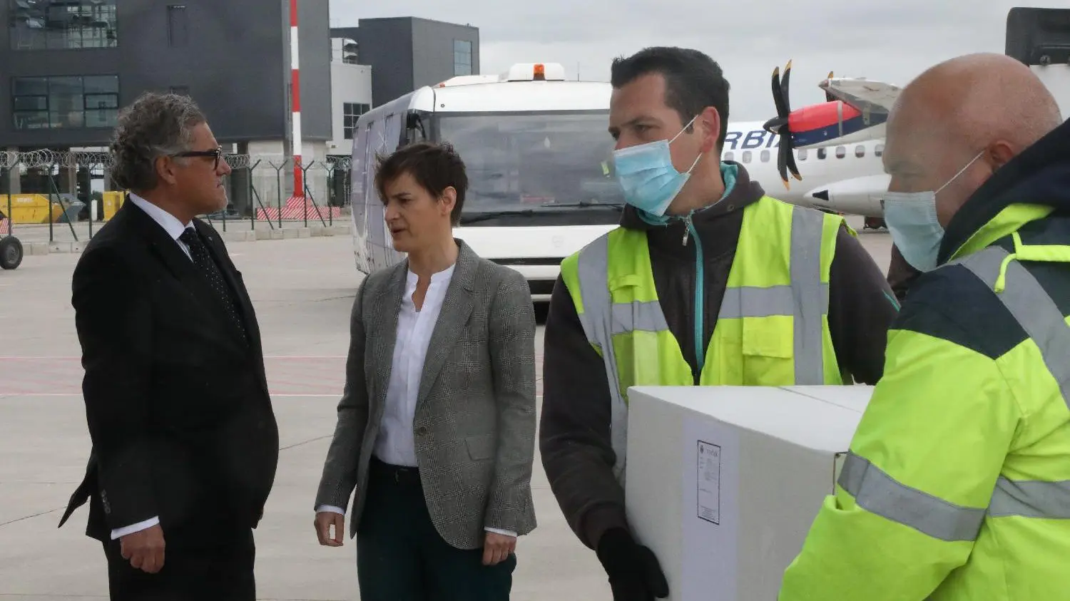 Srbija poklonila Češkoj 100.000 doza vakcine protiv korona virusa 1