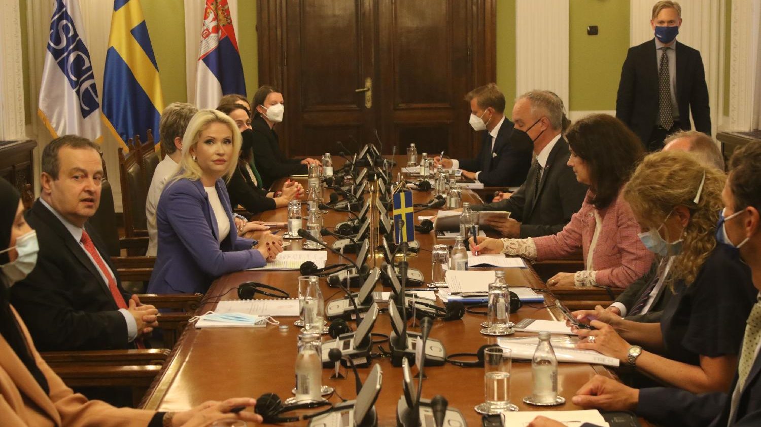 Ženska parlamentarna mreža i Linde o položaju žena u Srbiji 1